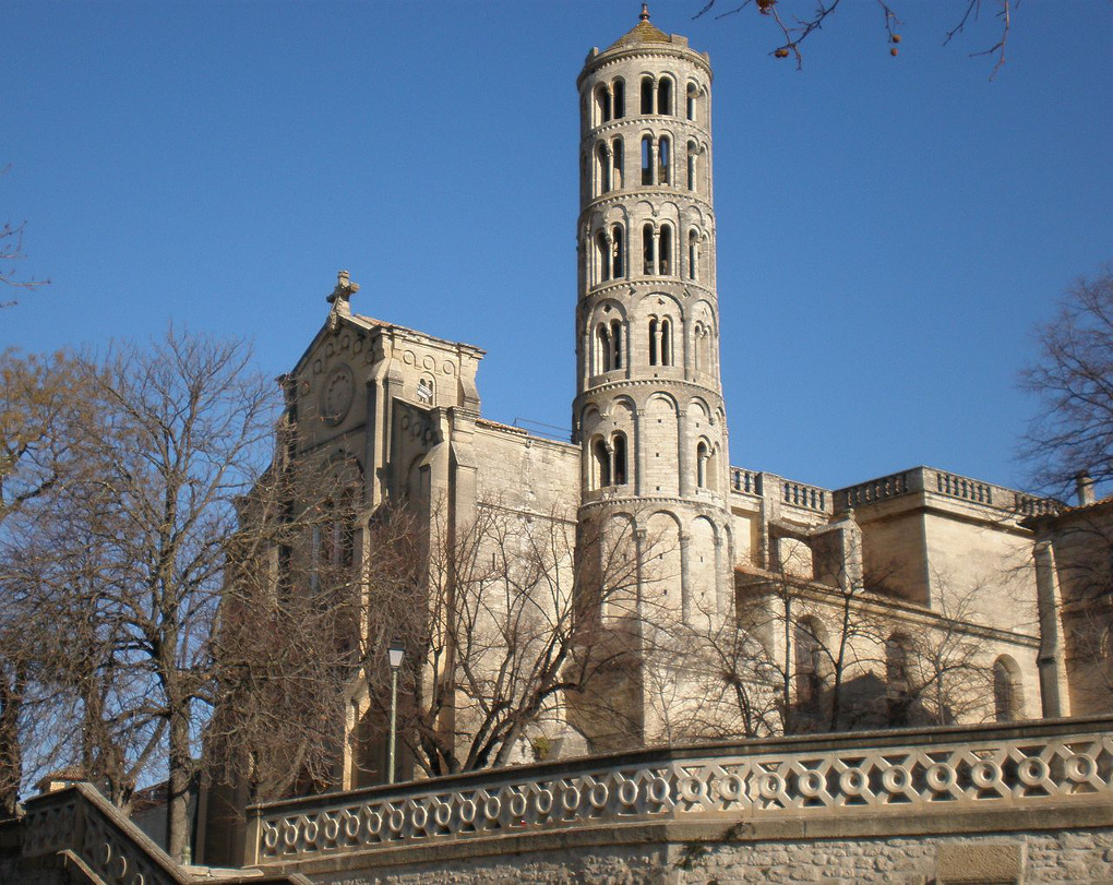 La cathédrale Saint-Théodorit et la tour Fenestrelle