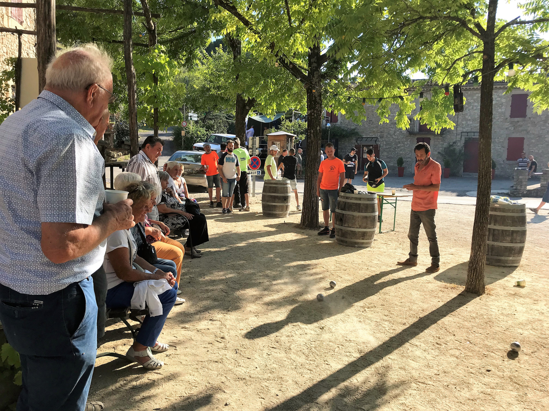 Le concours de boules (1)